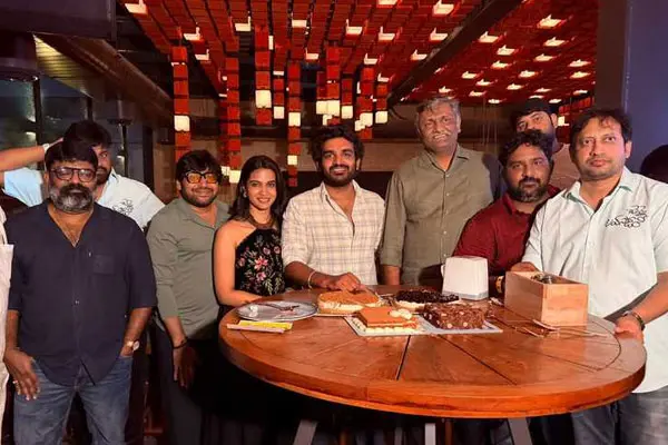 ఫోటోలు : మైత్రి మూవీ మేకర్స్ బృందంతో కలిసి ‘చెన్నై లవ్ స్టోరీ’ విజయాన్ని జరుపుకుంటున్నారు