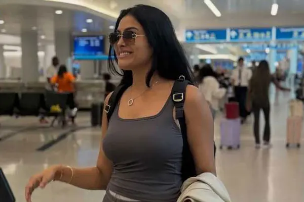 ఫోటోలు : దివి వద్త్య