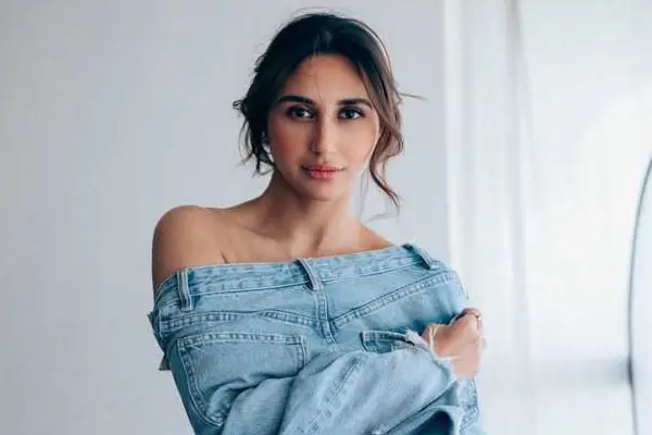 కొత్త ఫోటోలు : నికితా దత్తా