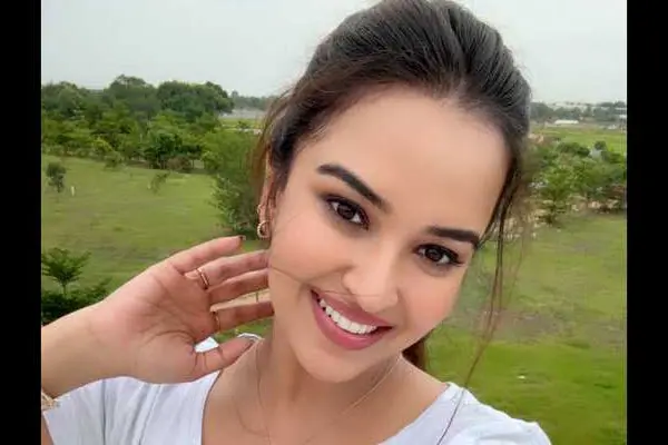కొత్త ఫోటోలు : పూజిత పొన్నాడ
