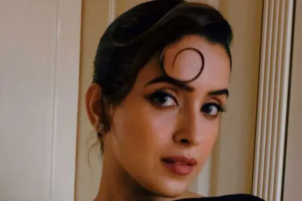 కొత్త ఫోటోలు : సన్యా మల్హోత్రా