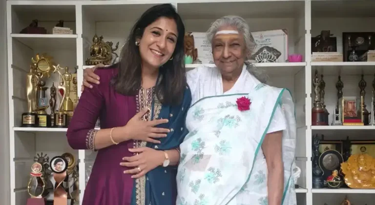 నన్ను ఇంకా బాధపెట్టకండి.. లెజెండరీ సింగర్ ఎస్. జానకి అంత్యక్రియలకు వెళ్లకపోవడంపై శ్వేతా మోహన్ ఎమోషనల్!