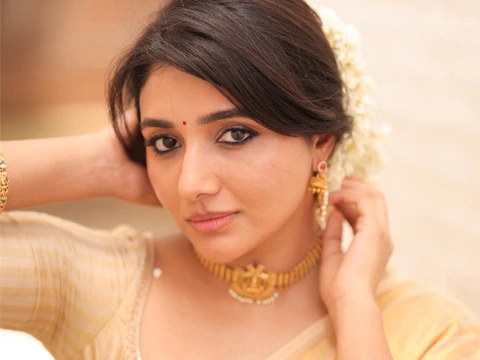 ఫోటోలు : మిర్నా