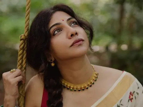 ఫోటోలు : మడోన్నా సెబాస్టియన్