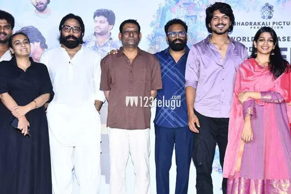 ఫోటోలు : ‘రోమాంచకం’ సినిమా ట్రైలర్ లాంచ్