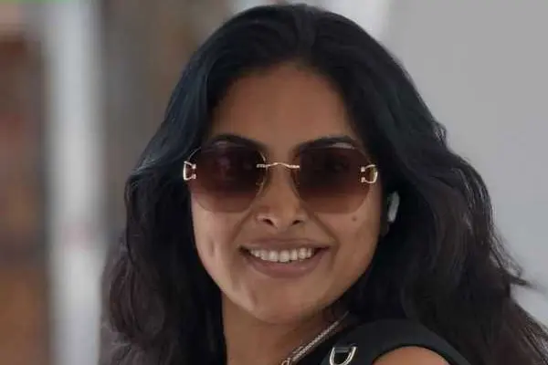 కొత్త ఫోటోలు : దివి వద్త్య