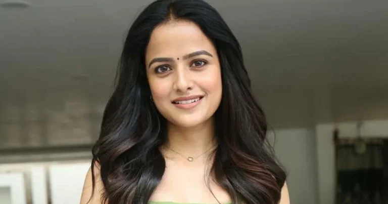 ఇంటర్వ్యూ : హీరోయిన్ వైష్ణవి చైతన్య – ‘ఎపిక్ – ఫస్ట్ సెమిస్టర్’ ఫ్యామిలీ అంతా కలిసి చూడొచ్చు..!