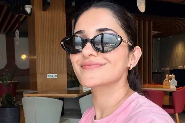 కొత్త ఫోటోలు : రుహాని శర్మ