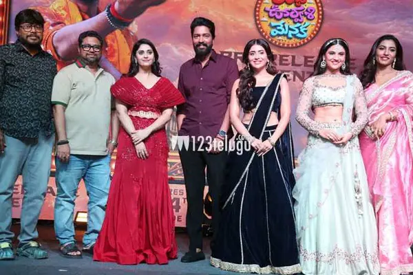 ఫోటోలు : రంబా ఊర్వసి మేనక మూవీ ప్రీ రిలీజ్ ఈవెంట్