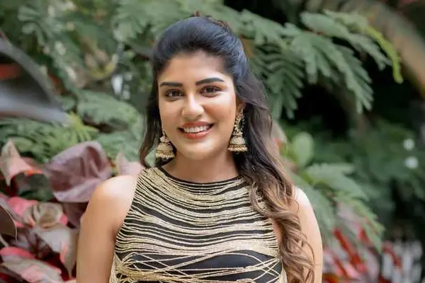 ఫోటోలు : నటి సురేఖా వాణి కూతురు సుప్రీత